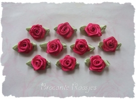 (RMb-005) 10 satijnen roosjes met blaadje - azalea - 3cm