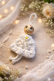 Gehaakt poppetje met haarbandje - wit