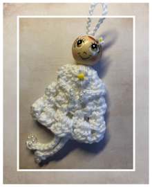 Gehaakt poppetje met haarbandje - wit