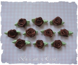 (RMB-014) 10 satijnen roosjes met blaadje - bruin - 3cm