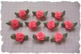 (RMb-023a) 10 satijnen roosjes met blaadje - neon roze- 27mm