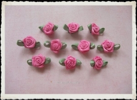 (Rb-005) 10 satijnen roosjes met blaadjes - romantisch roze - 17mm*