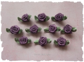 (Rb-016) 10 satijnen roosjes met blaadje - paars - 17mm