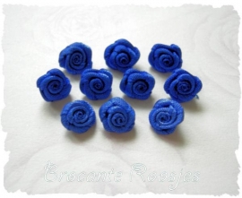 (R-015) 10 satijnen roosjes - korenblauw - 10mm