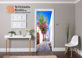 Deursticker zonnig steegje