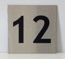 RVS deurplaatje, met nummer 12 - formaat 9 x 9 cm