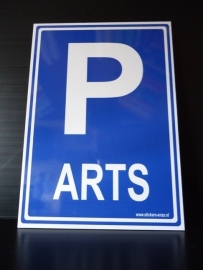 Kunststof bord met opdruk "P" + ARTS - Art.nr.0027