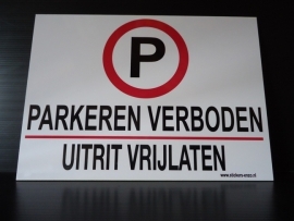 Kunststof bord met opdruk "UITRIT VRIJLATEN / PARKEREN VERBODEN" Art.nr.0020
