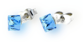 Blauwe Glaskristallen Kubus Oorstekers van Spark Jewelry