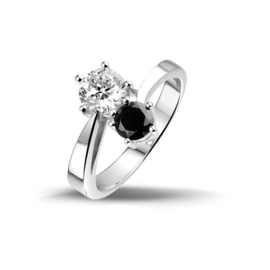 New Bling Moderne Ring van Zilver met Kleurloze en Zwarte Zirkonia’s