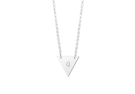 Names4ever Zilveren Driehoekige Naamhanger met Ketting ZMNH008