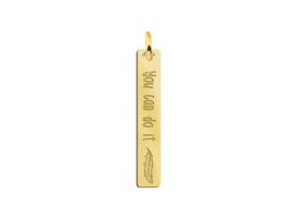 Names4ever Verticale Gouden Bar Ketting Hanger met Veer en Gravure