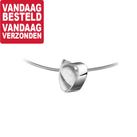 Zilveren Omega Collier met Gevouwen Gescratchte Hanger