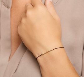 Zwarte Koord Armband met Gouden Bolletjes