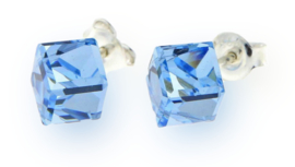 Stevige Lichtblauwe Glaskristallen Kubus Oorstekers van Spark Jewelry