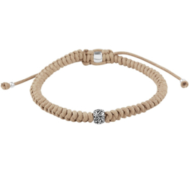 Beige Geknoopte Koord Armband met Zilveren Bedel