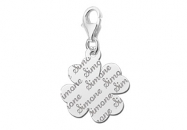 Names4ever Charm-Klaverbedel met Naampatroon ZNB18