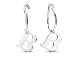 Valentijn Sieraad | Zilveren Oorbellen met Letter Hanger