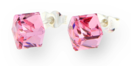 Stevige Roze Glaskristallen Kubus Oorstekers van Spark Jewelry