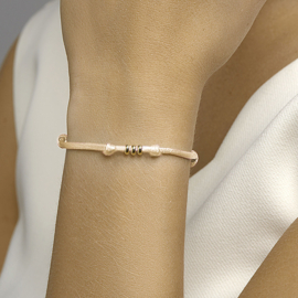 Crème Ivoor Satijnen Armband met 3x Gouden Ringetjes