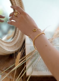 Excellent Jewelry Gouden Armband met Bloemvormen en Edelstenen