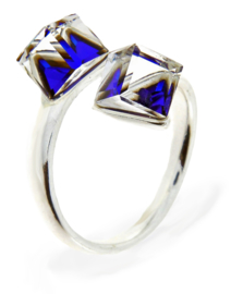 Zilveren Ring met Dubbele Donkerblauwe Glaskristallen Kubus van Spark