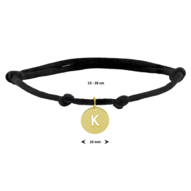 Zwarte Knooparmband met 14K Gouden Ronde Letter Hanger K
