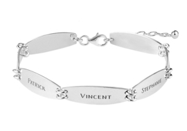 Names4ever Zilveren Armband met Zeven Naamplaatjes ZNA61