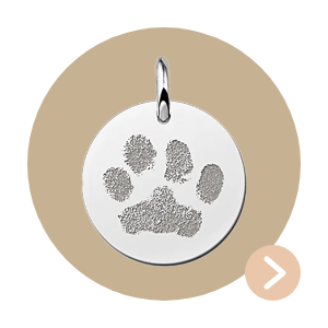 Pootafdruk Graveren op een Zilveren Ronde Hanger | Names4ever