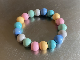 Armband in pasteltinten - mooi voor lente en zomer (ABH-016)