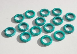 Platte ringkralen, teal met witte spetjes (AC-001)