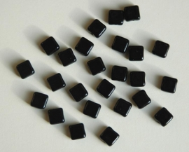 Vierkante platte kraaltjes in zwart (CB-029)