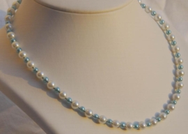 Parelketting in wit met aqua (PK-07)