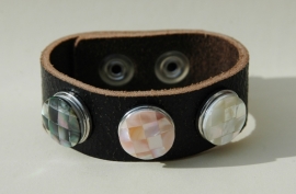 Armband met parelmoer chunks (CH-07)