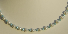 Parelketting in wit met aqua (PK-07)