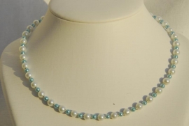 Parelketting in wit met aqua (PK-07)