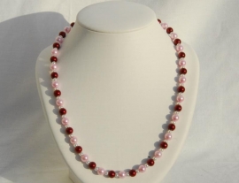 Parelketting in zacht-rose met diep warm rood (PK-01)