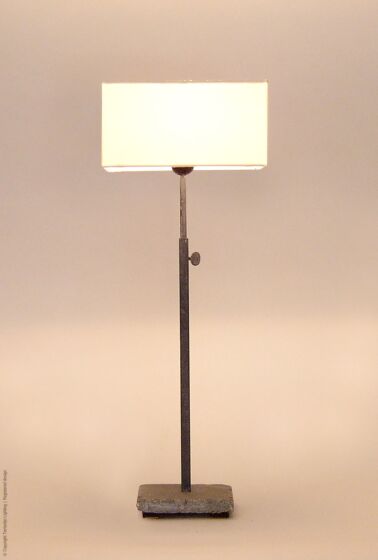 Hard stone table lamp Tierlantijn bij Jolijt (inclusief kap)