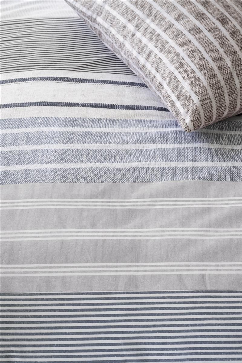 DE m1/ Beddinghouse France - 155 x 220 cm - Blue 330006