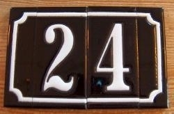 2 cijfers inclusief zijstrookje (huisnummer keramiek)