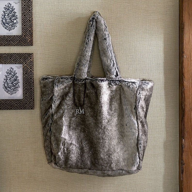 Ongrijpbaar drie attent Fabulous Faux Fur Bag grey Riviera Maison 494050 | SALE Kussens | Jolijt
