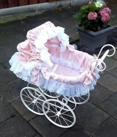 Romantische Poppenwagen 2