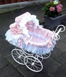 Romantische poppenwagen 4