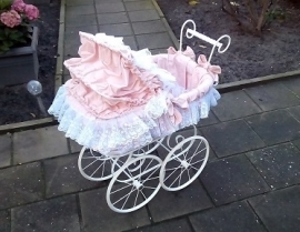 Romantische poppenwagen 4