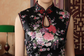 Prachtige lange mouwloze Chinese jurk zwart met bloemen