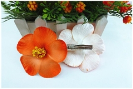 Geweldige Hibiscus Hawaïbloem 9 cm op clip oranje