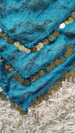 Prachtige ruime chiffon driehoek heupsjaal/omslagdoek met gouden muntjes zeegroen