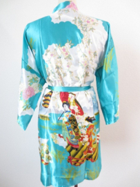 Fantastische kleurrijke halflange turquoise kimono met Geisha 
