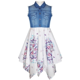 Geweldig zwierig puntenjurkje met denim top en witte rok met bloemen en vlinders