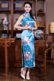 Prachtige lange mouwloze Chinese jurk turquoise met bloemen